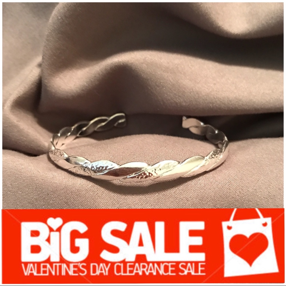925 STERLING SILVER BRACELET.